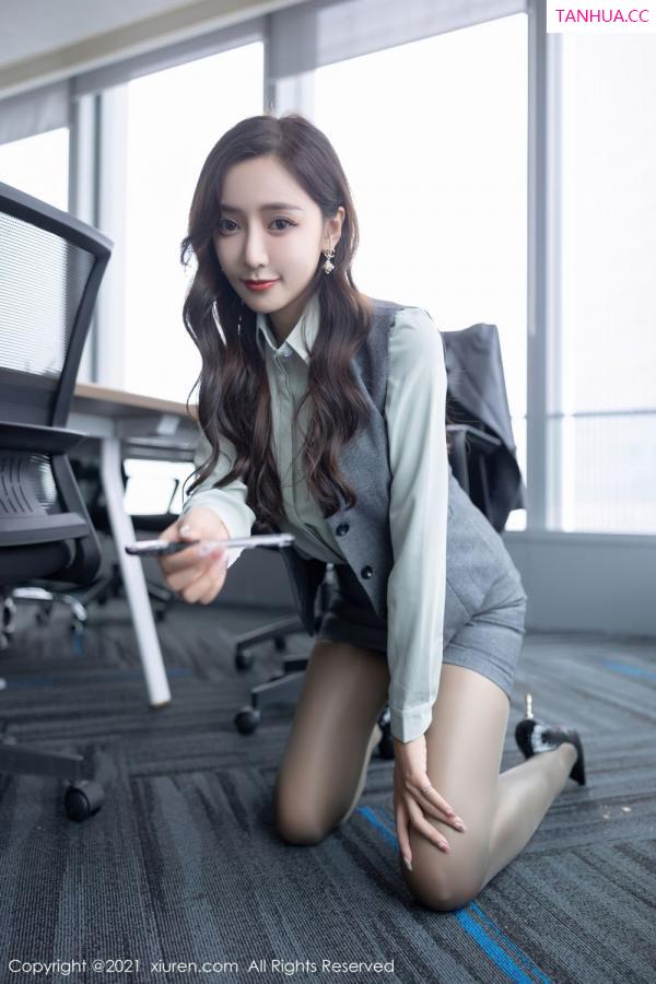 王馨瑶  [XiuRen]高清写真图 2021.11.22 No.4251 王馨瑶yanni第34张图片